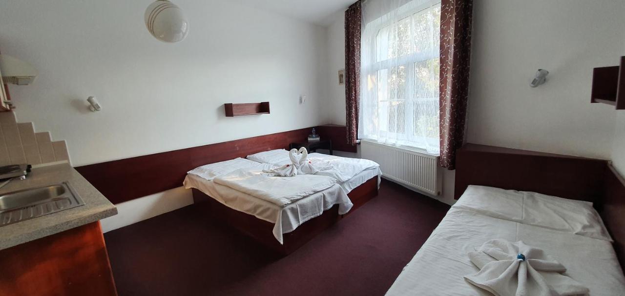Hotel Jerabek Praha Bagian luar foto