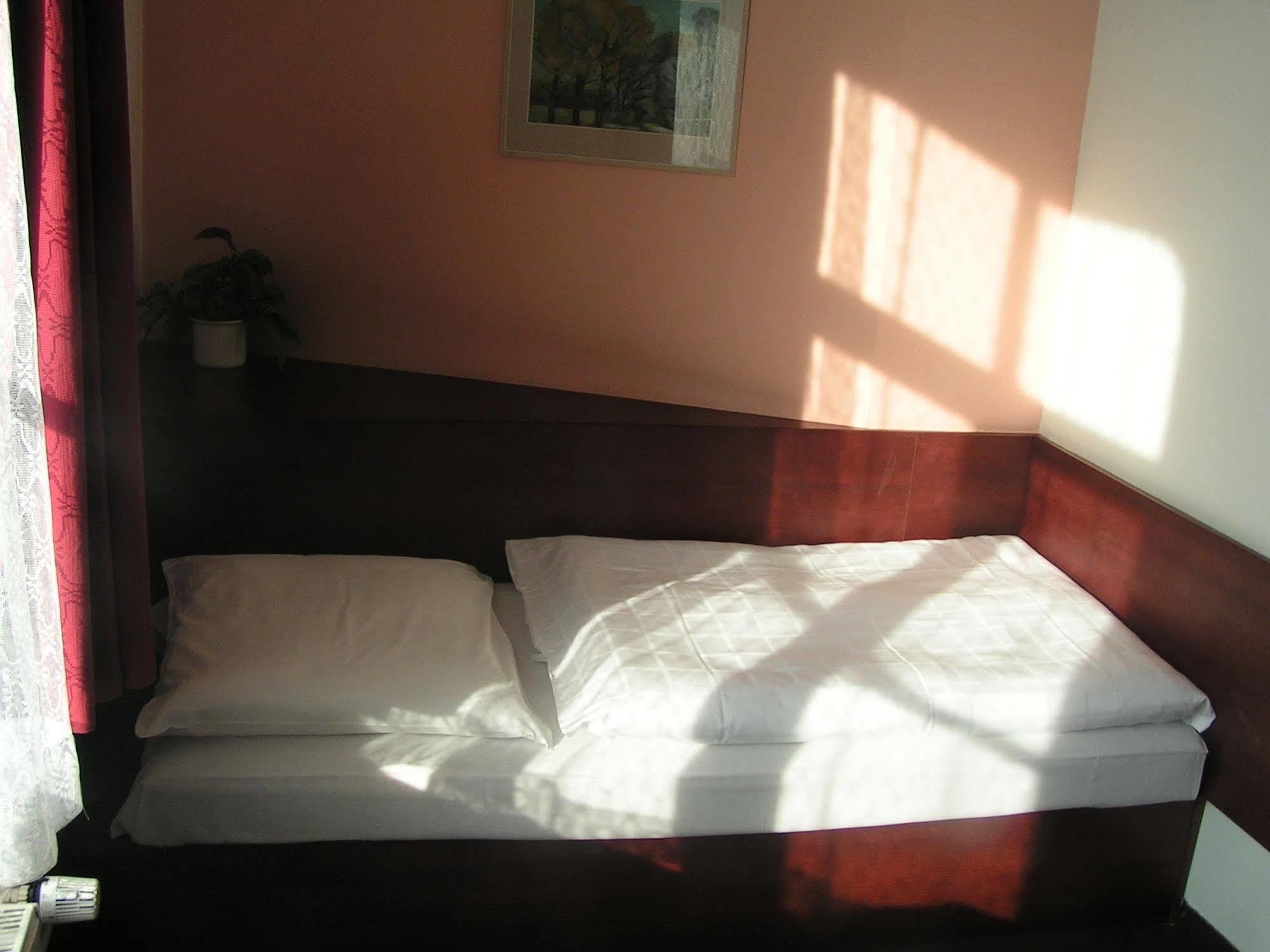 Hotel Jerabek Praha Bagian luar foto